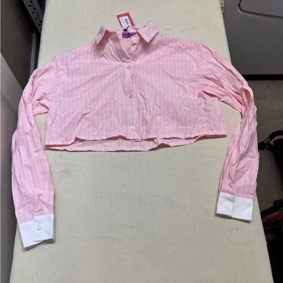 NWT Edikted XS pinstriped cropped button down & shorts set - Picture 4 of 15